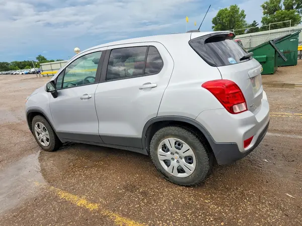 3GNCJKSBXHL244720 2017 CHEVROLET TRAX - Image 2