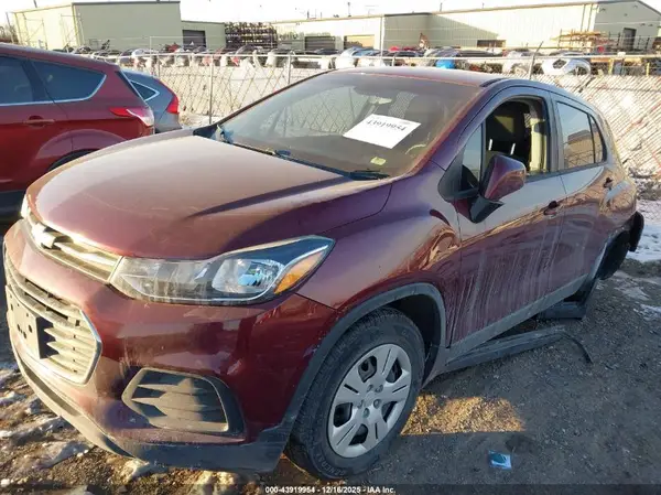 3GNCJKSBXHL275966 2017 CHEVROLET TRAX - Image 2