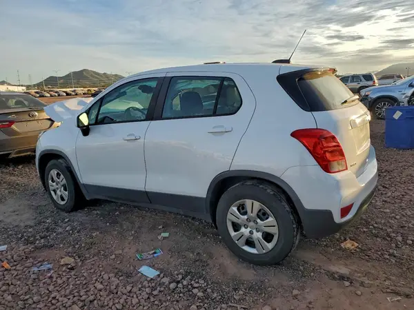 3GNCJKSBXHL281184 2017 CHEVROLET TRAX - Image 2