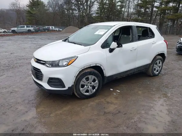 3GNCJKSBXHL285073 2017 CHEVROLET TRAX - Image 2