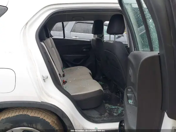 3GNCJKSBXHL285073 2017 CHEVROLET TRAX - Image 8