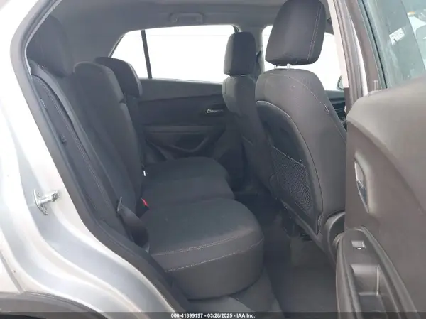 3GNCJKSBXHL289303 2017 CHEVROLET TRAX - Image 8