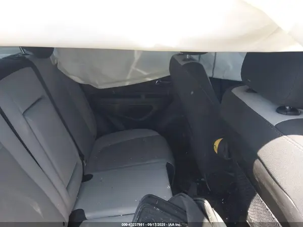 3GNCJKSBXJL147801 2018 CHEVROLET TRAX - Image 8