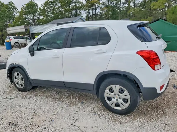 3GNCJKSBXJL148236 2018 CHEVROLET TRAX - Image 2