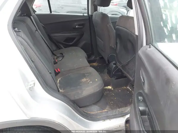 3GNCJKSBXJL211013 2018 CHEVROLET TRAX - Image 8