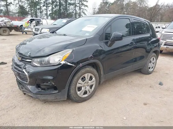 3GNCJKSBXJL213618 2018 CHEVROLET TRAX - Image 2