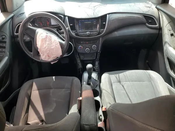 3GNCJKSBXJL257277 2018 CHEVROLET TRAX - Image 8