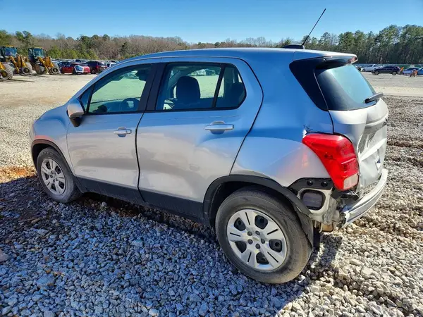 3GNCJKSBXJL263015 2018 CHEVROLET TRAX - Image 2