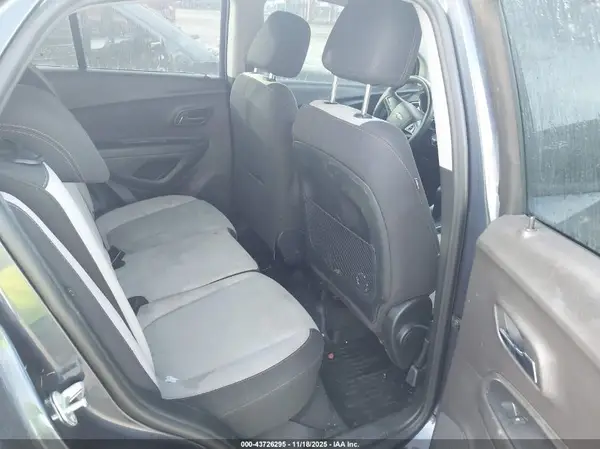 3GNCJKSBXJL267730 2018 CHEVROLET TRAX - Image 8