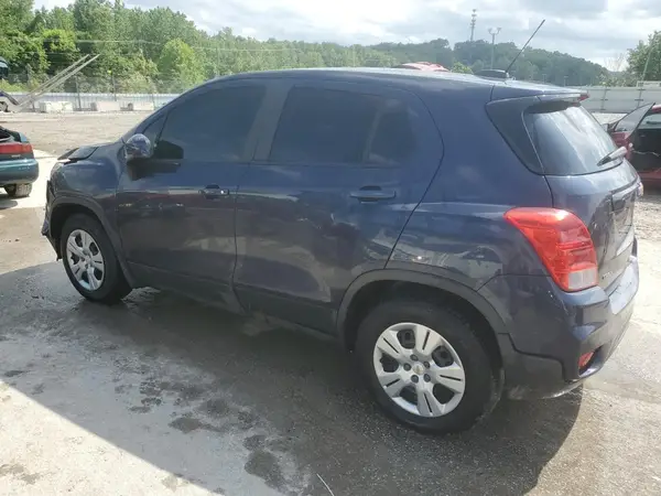 3GNCJKSBXJL282535 2018 CHEVROLET TRAX - Image 2