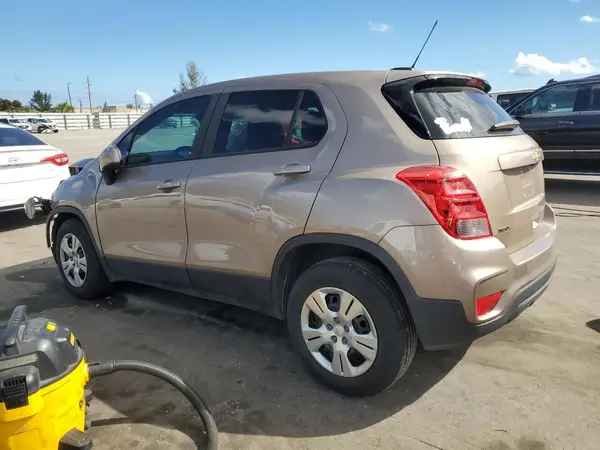 3GNCJKSBXJL282552 2018 CHEVROLET TRAX - Image 2