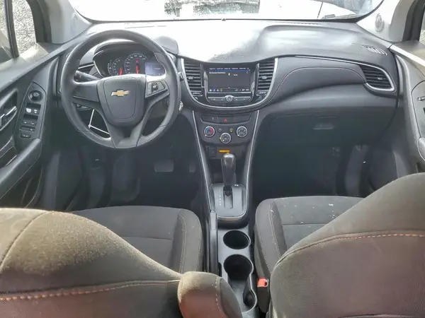 3GNCJKSBXJL309863 2018 CHEVROLET TRAX - Image 8