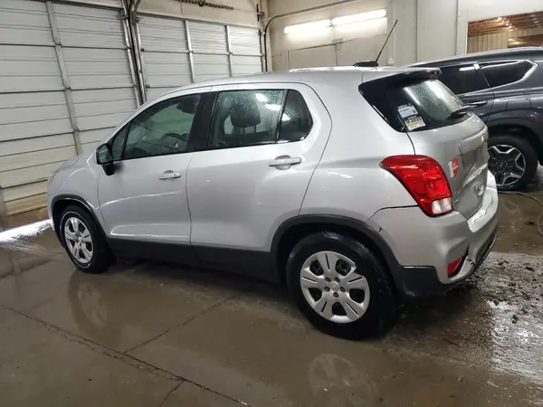3GNCJKSBXJL346718 2018 CHEVROLET TRAX - Image 2