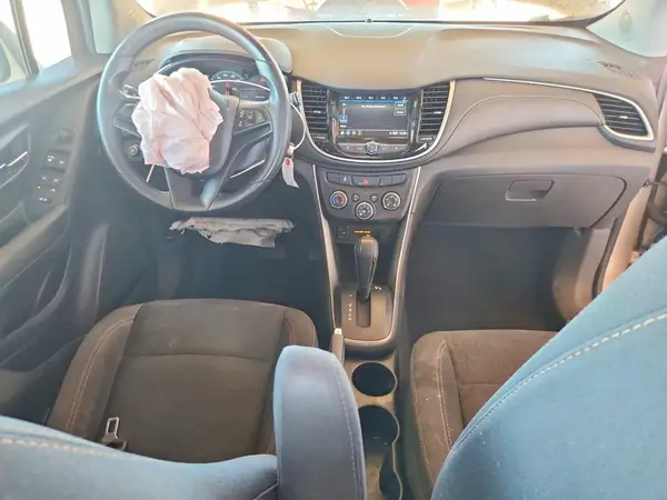 3GNCJKSBXJL347965 2018 CHEVROLET TRAX - Image 8