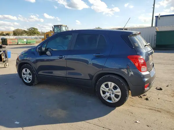 3GNCJKSBXJL352227 2018 CHEVROLET TRAX - Image 2