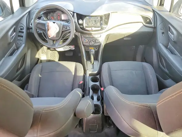 3GNCJKSBXJL352227 2018 CHEVROLET TRAX - Image 8