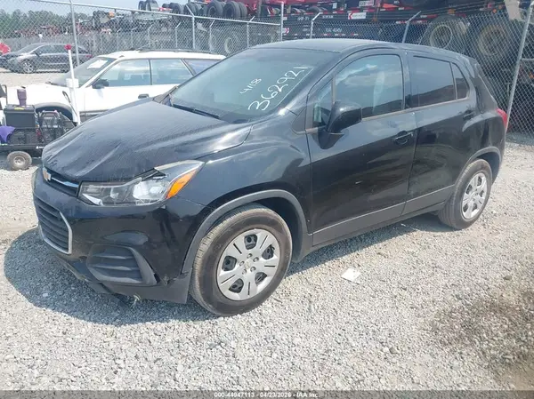 3GNCJKSBXJL362921 2018 CHEVROLET TRAX - Image 2