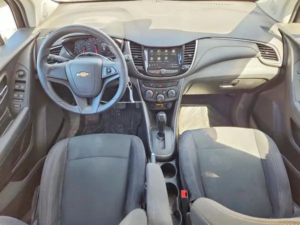 3GNCJKSBXJL369559 2018 CHEVROLET TRAX - Image 8