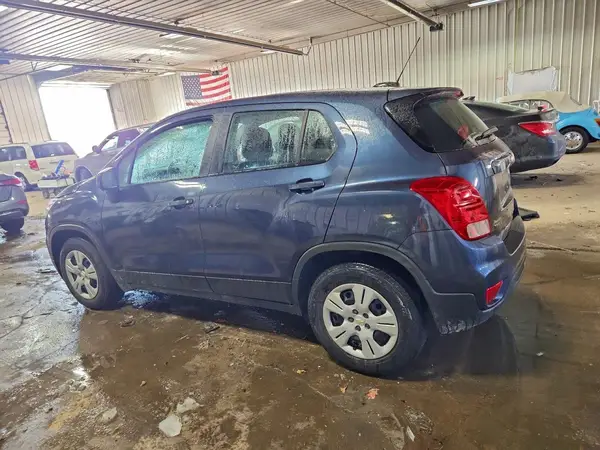 3GNCJKSBXJL389911 2018 CHEVROLET TRAX - Image 2