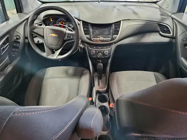 3GNCJKSBXJL389911 2018 CHEVROLET TRAX - Image 8