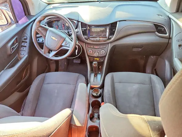 3GNCJKSBXJL392839 2018 CHEVROLET TRAX - Image 8