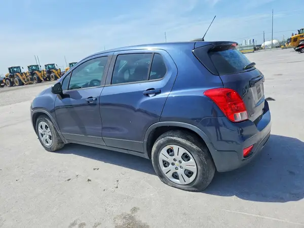 3GNCJKSBXJL398771 2018 CHEVROLET TRAX - Image 2