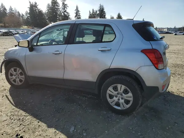 3GNCJKSBXKL116355 2019 CHEVROLET TRAX - Image 2