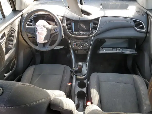 3GNCJKSBXKL116355 2019 CHEVROLET TRAX - Image 8