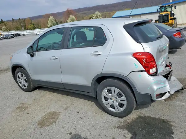 3GNCJKSBXKL137769 2019 CHEVROLET TRAX - Image 2