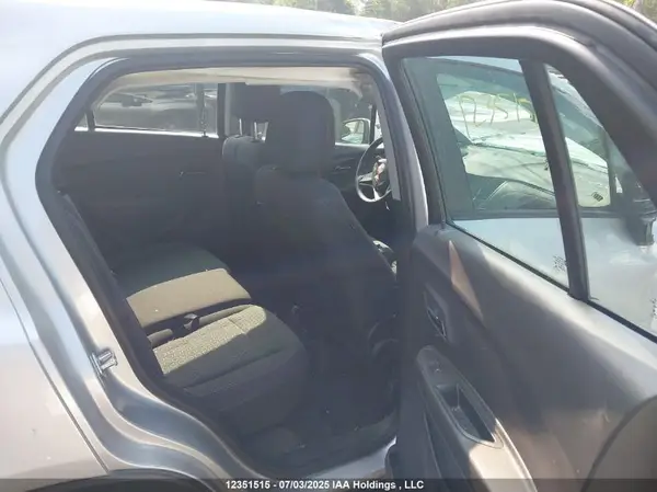 3GNCJKSBXKL145709 2019 CHEVROLET TRAX - Image 8