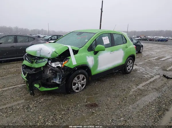 3GNCJKSBXKL147329 2019 CHEVROLET TRAX - Image 2