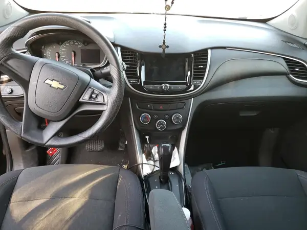 3GNCJKSBXKL163594 2019 CHEVROLET TRAX - Image 8