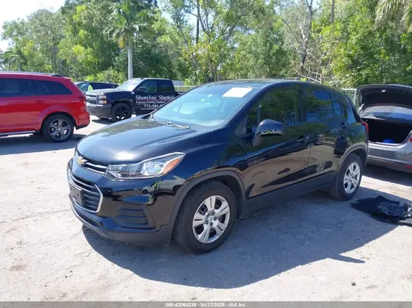 3GNCJKSBXKL164776 2019 CHEVROLET TRAX - Image 2