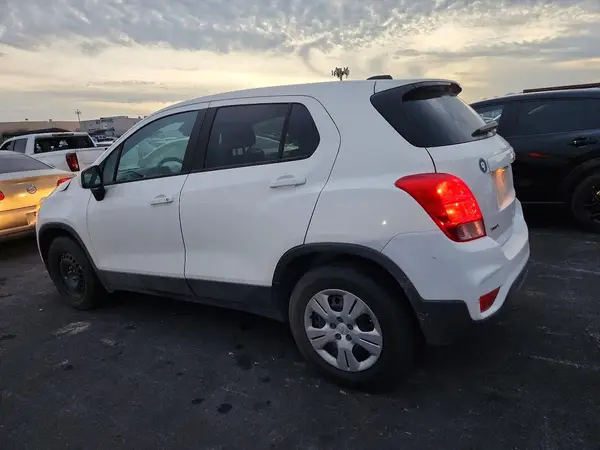 3GNCJKSBXKL176927 2019 CHEVROLET TRAX - Image 2