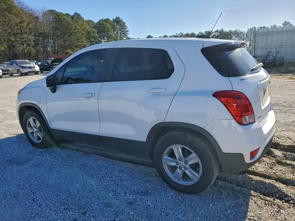 3GNCJKSBXKL189113 2019 CHEVROLET TRAX - Image 2