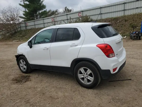3GNCJKSBXKL192433 2019 CHEVROLET TRAX - Image 2