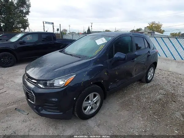 3GNCJKSBXKL211658 2019 CHEVROLET TRAX - Image 2