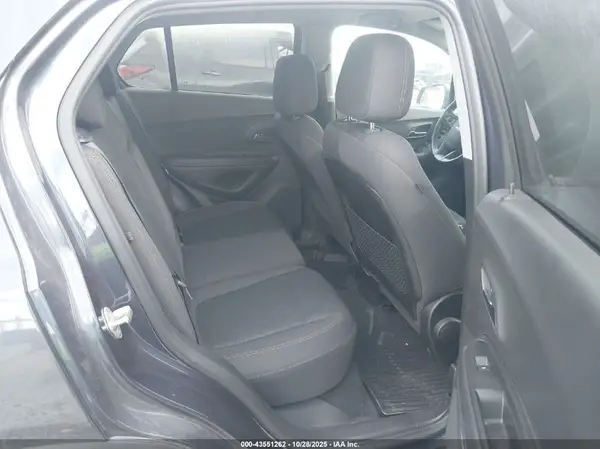 3GNCJKSBXKL211658 2019 CHEVROLET TRAX - Image 8