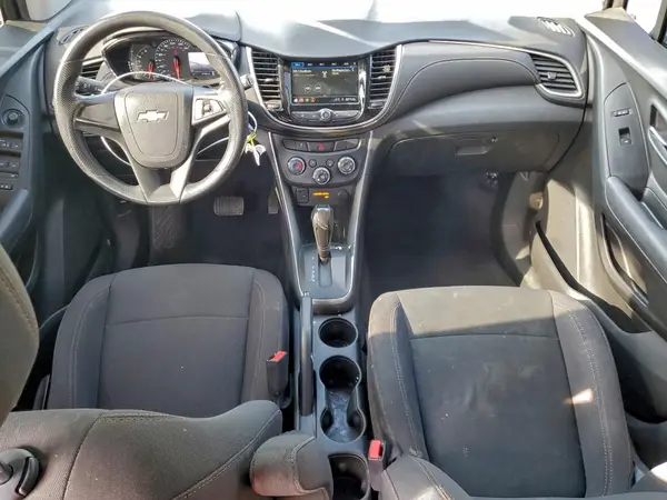 3GNCJKSBXKL215600 2019 CHEVROLET TRAX - Image 8