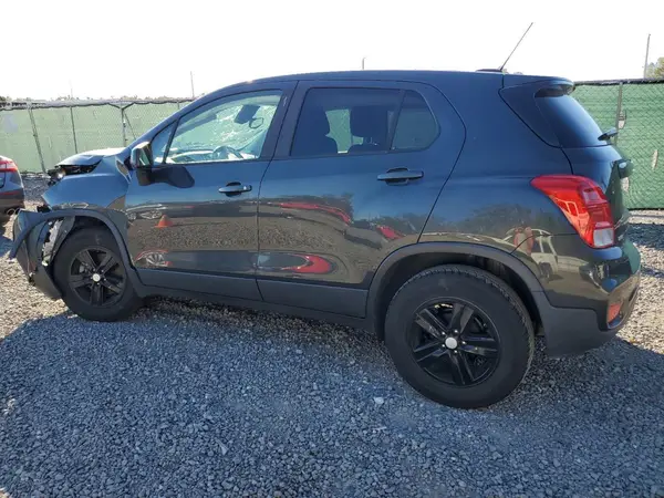 3GNCJKSBXKL235832 2019 CHEVROLET TRAX - Image 2