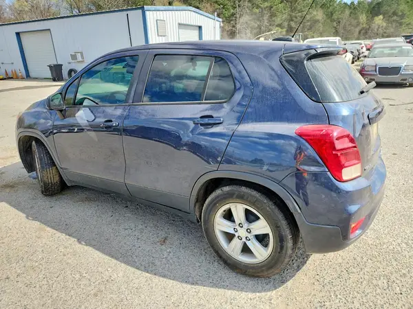 3GNCJKSBXKL236964 2019 CHEVROLET TRAX - Image 2