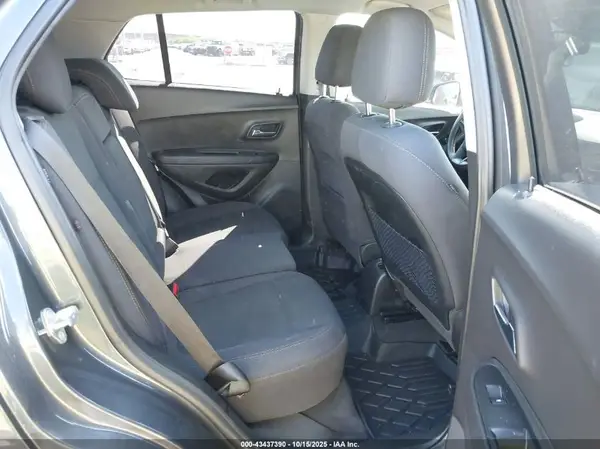 3GNCJKSBXKL255837 2019 CHEVROLET TRAX - Image 8