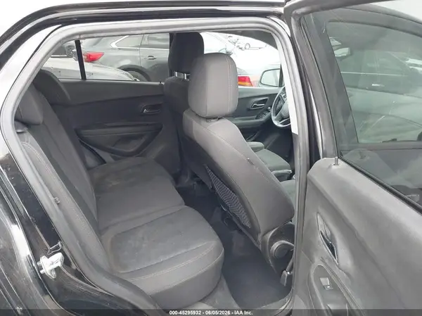 3GNCJKSBXKL258639 2019 CHEVROLET TRAX - Image 8