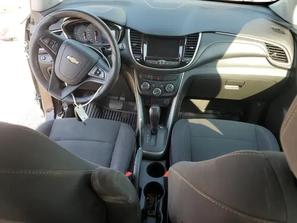 3GNCJKSBXKL278101 2019 CHEVROLET TRAX - Image 8