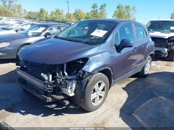 3GNCJKSBXKL294489 2019 CHEVROLET TRAX - Image 2