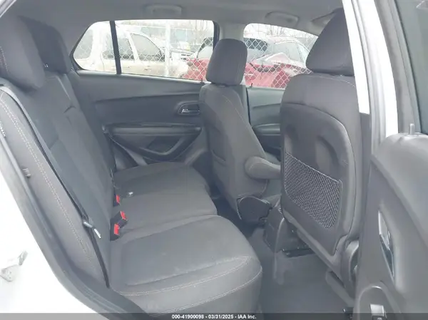 3GNCJKSBXKL295142 2019 CHEVROLET TRAX - Image 8
