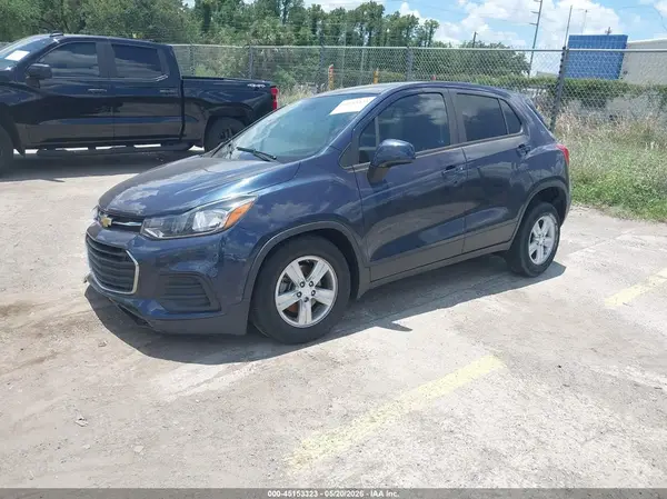3GNCJKSBXKL308326 2019 CHEVROLET TRAX - Image 2