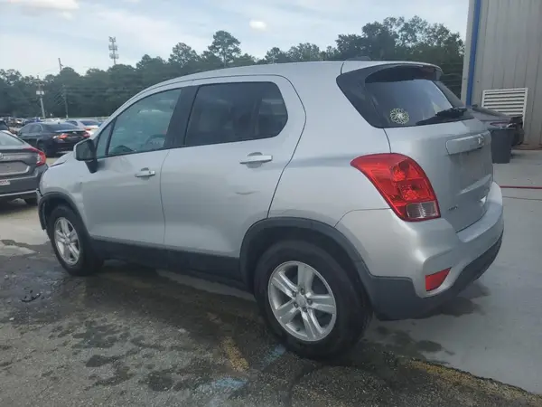 3GNCJKSBXKL312957 2019 CHEVROLET TRAX - Image 2