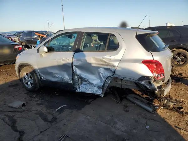 3GNCJKSBXKL314532 2019 CHEVROLET TRAX - Image 2