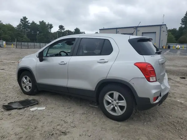 3GNCJKSBXKL327524 2019 CHEVROLET TRAX - Image 2